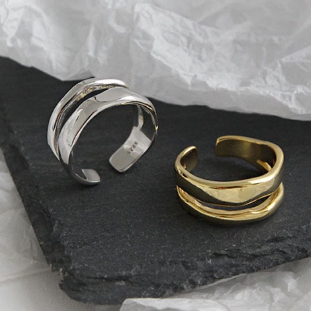NEW GOLD TWIST  925 STERLING SILVER ADJUSTABLE RING, CUTE RING, SHINY RING. - Picture 4 of 4